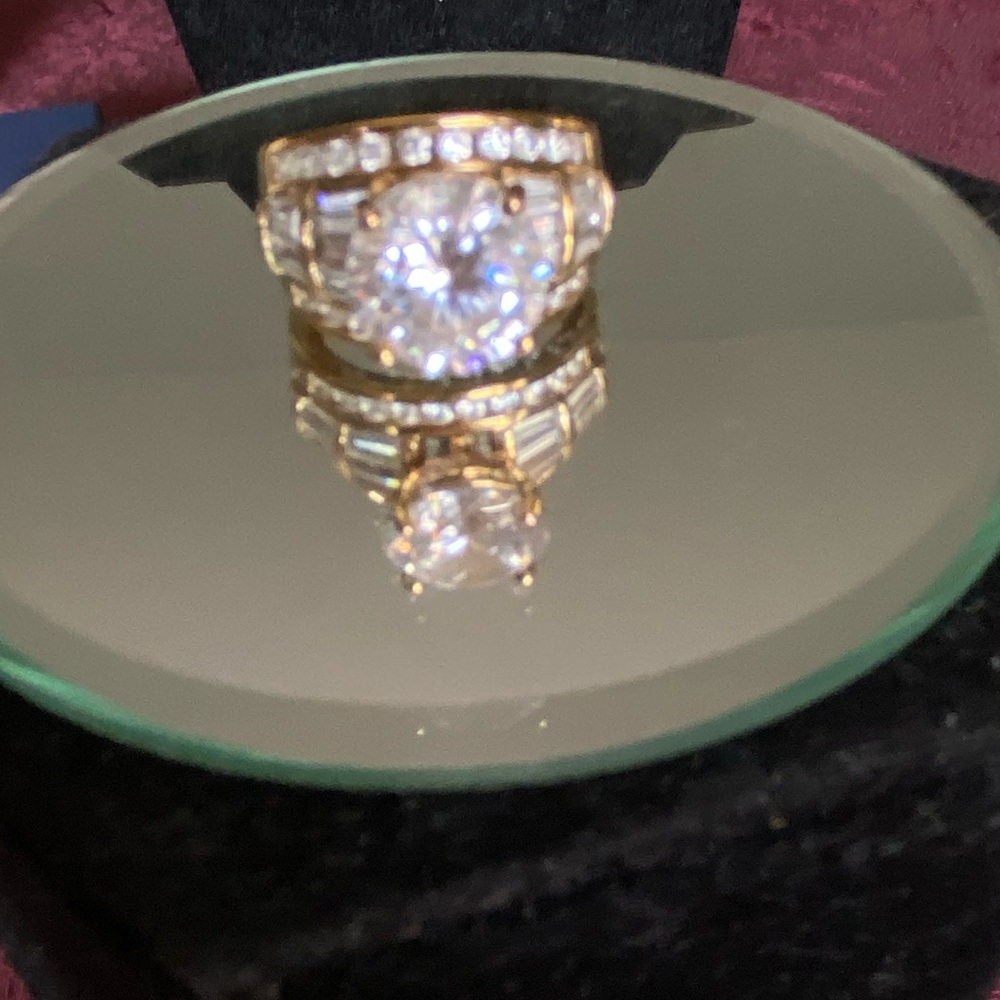 RING - Picture 2 of 12
